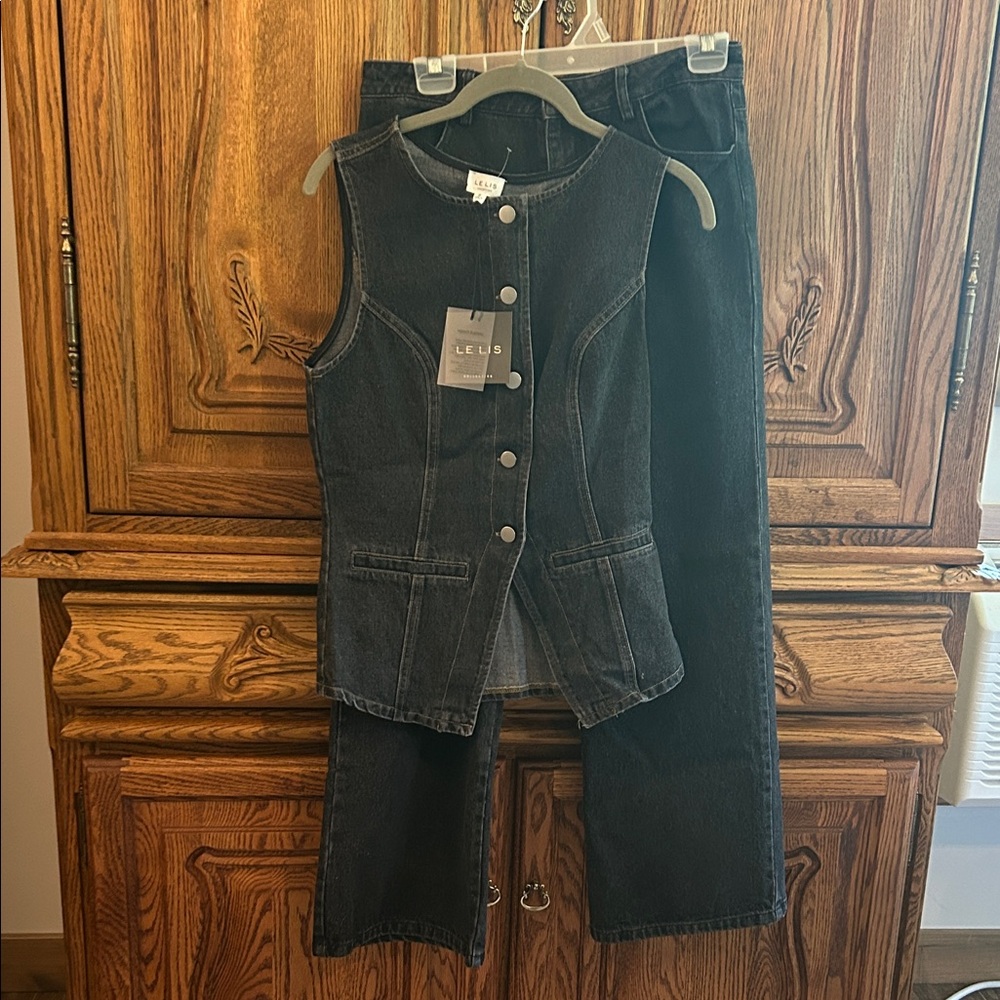 Le Lis Black Denim Sleeveless Button Vest and Wide Leg Jeans. Inseam is 28”
